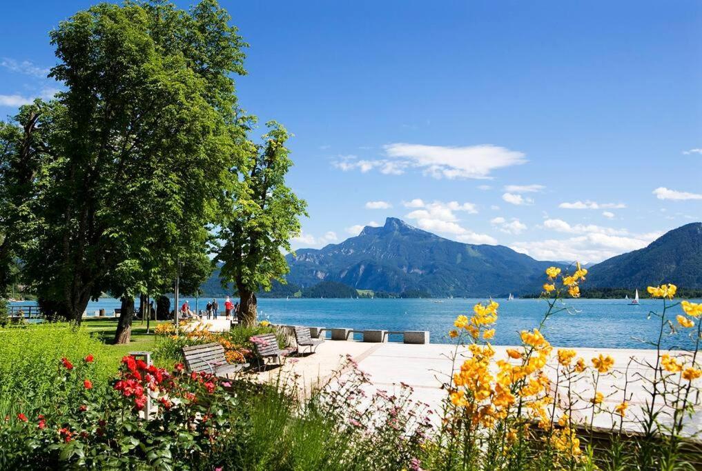 Im Mondseeland Innerschwand Buitenkant foto